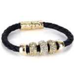Een armband is een sieraad voor iedere man en vrouw